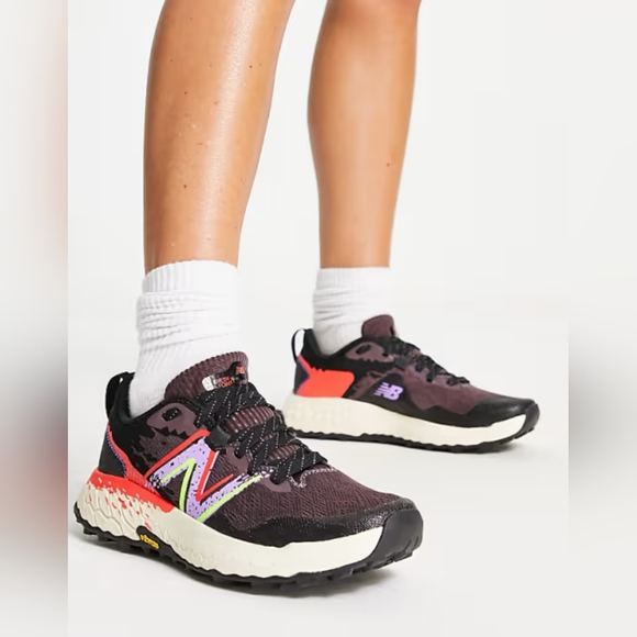 New Balance Fresh Foam Hierro V7 GTX Megagrip Trail Running Sneakers Women's 9.5 - Picture 2 of 11